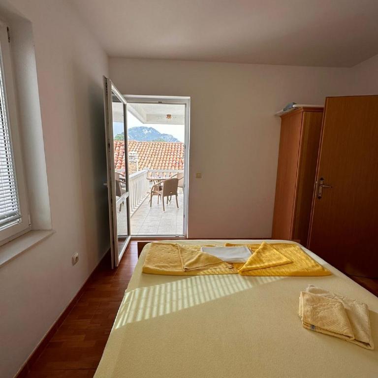 Apartments Djuro - One Bedroom Apartment with Balcony and Partial Sea View - 7