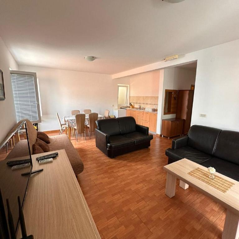 Apartments Djuro - One Bedroom Apartment with Balcony and Partial Sea View - 15
