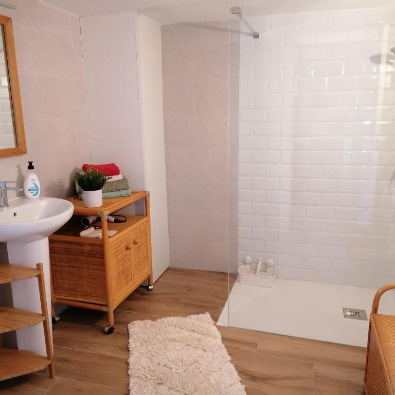 Spanish Villa with private pool - Three-Bedroom Villa - 27