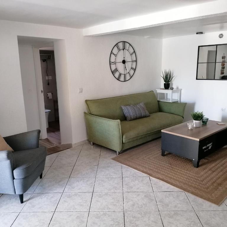 Spanish Villa with private pool - Three-Bedroom Villa - 28
