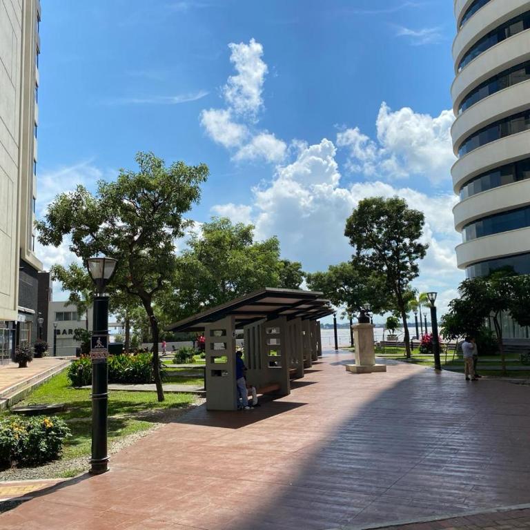 Puerto Santa Ana, Torres Bellini, 2 dormitorios, Parqueo - Two-Bedroom Apartment - 23