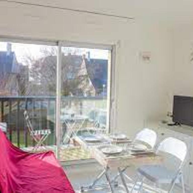 Charmant appartement 2 pièces avec balcon près de la plage - FR-1-712-74 - Apartment - 2