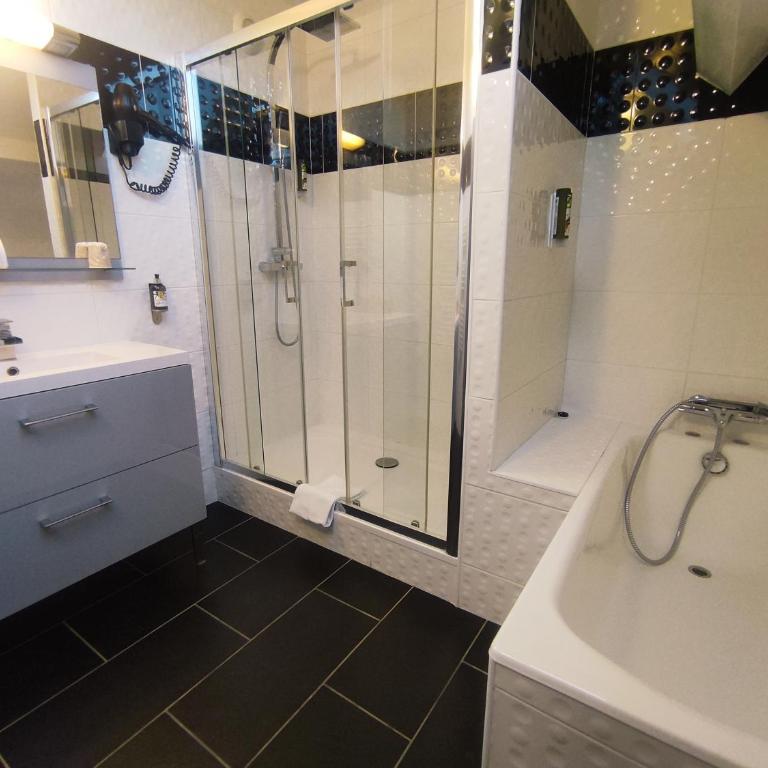 Contact Hotel B&G Limoges Sud - Chambre Double Deluxe - 5