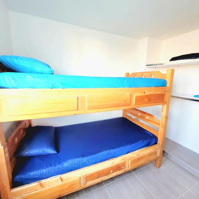 Bonito apartamento cerca a las playas y al centro - Three-Bedroom Apartment - 10