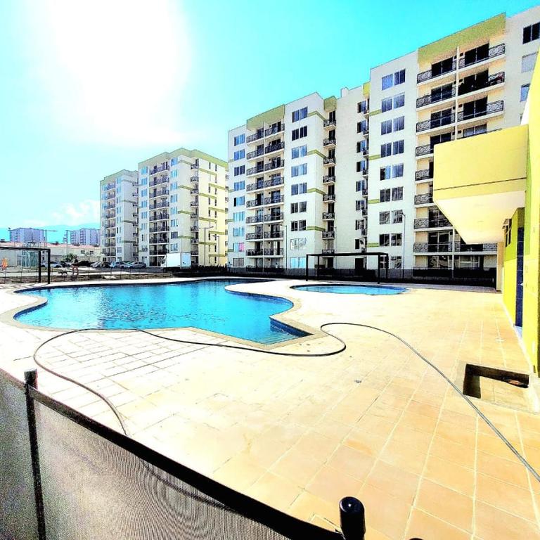 Bonito apartamento cerca a las playas y al centro - Three-Bedroom Apartment - 18