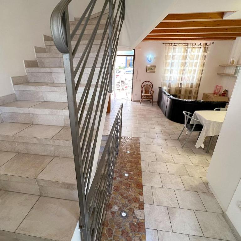 70 Villetta indipendente con giardino - Villa con 2 Camere da Letto - 6
