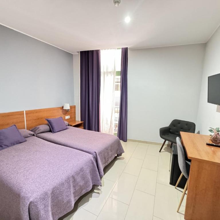 Catalunya - Double or Twin Room - 6