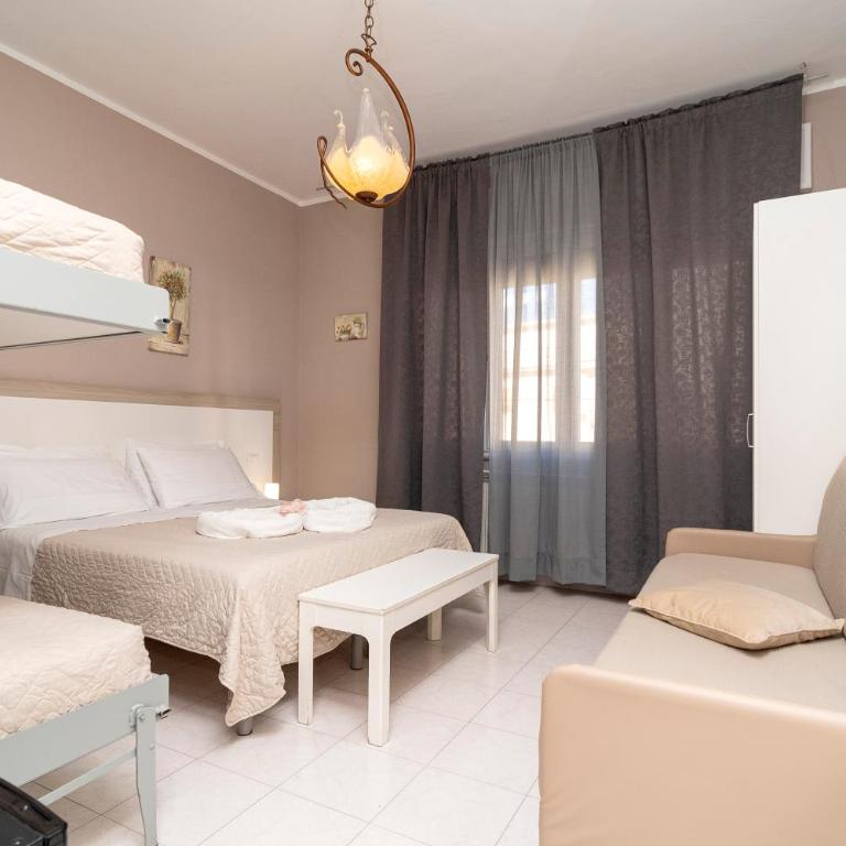 Casa Laura Sorrento - Camera Quadrupla con Bagno Privato - 4