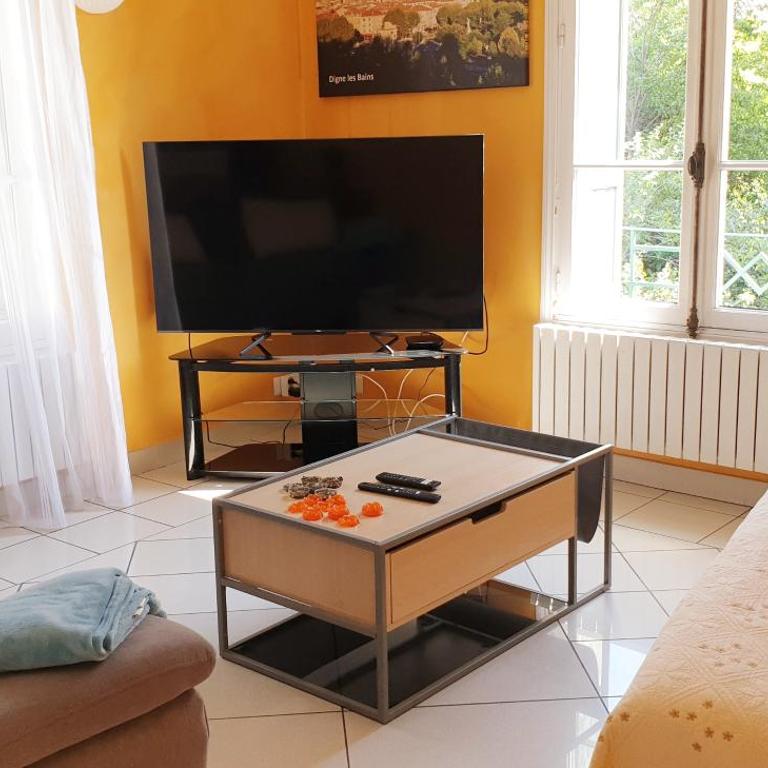 Accueillante maison avec piscine - Maison 8 Chambres - 16