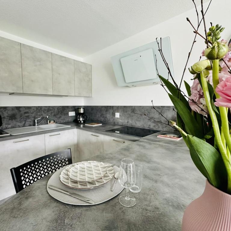 Charmant appartement rénové 6 personnes les Sables - Apartment mit 2 Schlafzimmern - 3