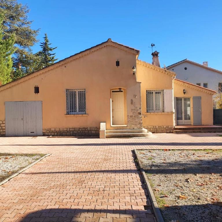 Villa Tassigny - Three-Bedroom Villa - 3