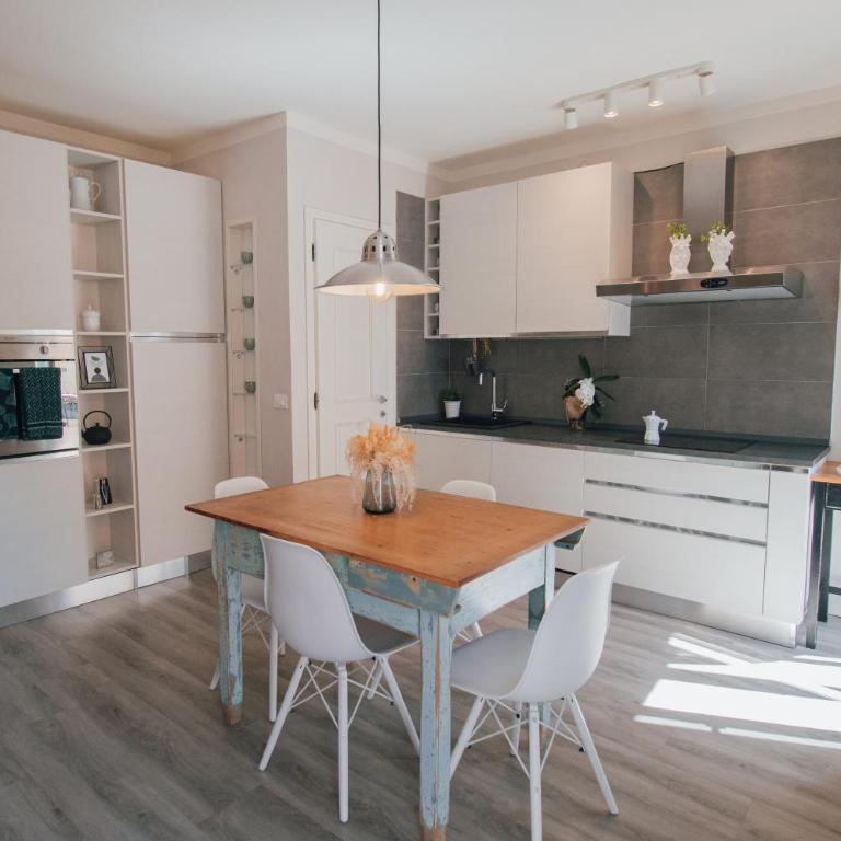 Rossanella's Home - Appartamento con 1 Camera da Letto - 23