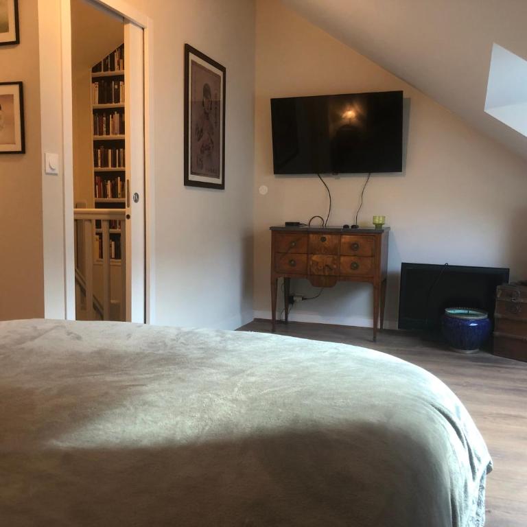 Orléans: maison de charme au cœur de la ville - Two-Bedroom Apartment - 13