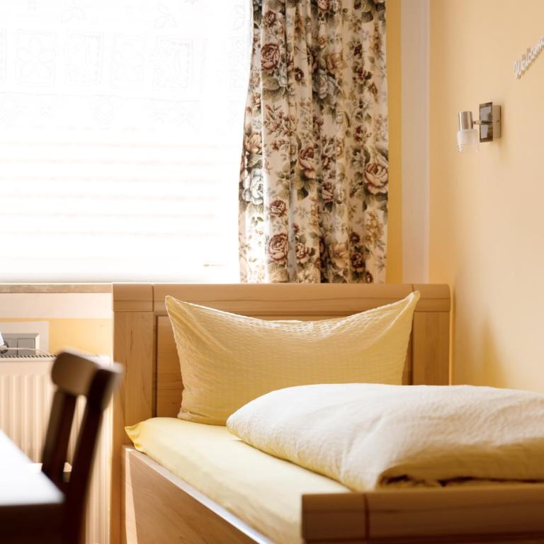 Hotel garni "Zum Engel" - Einzelzimmer mit Bad - 4