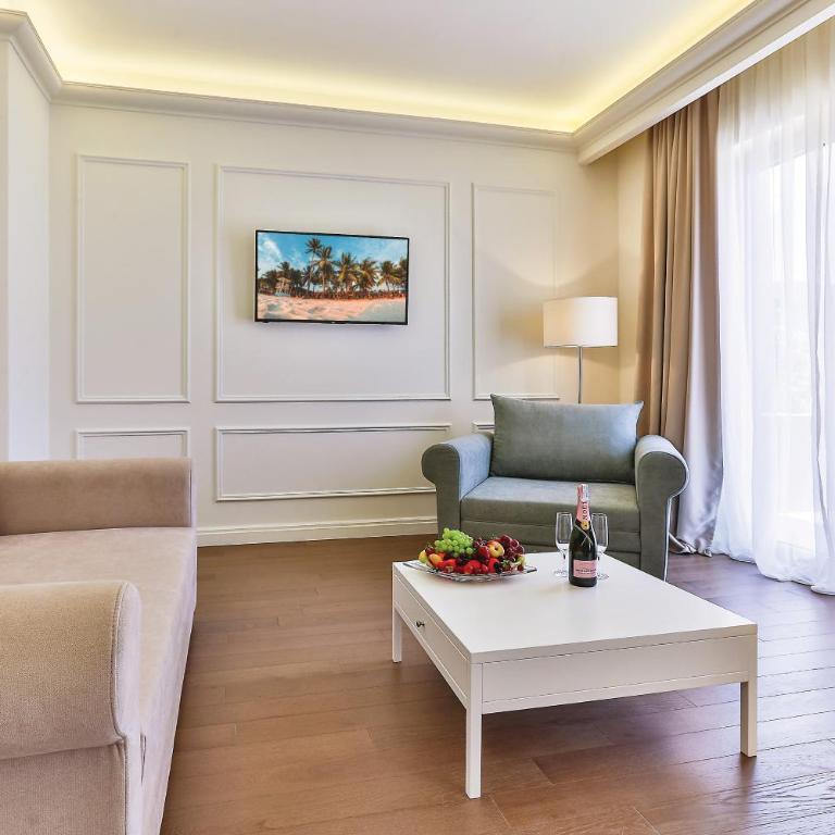 Hotel EDEN - Family Deluxe Suite with Terrace - 4