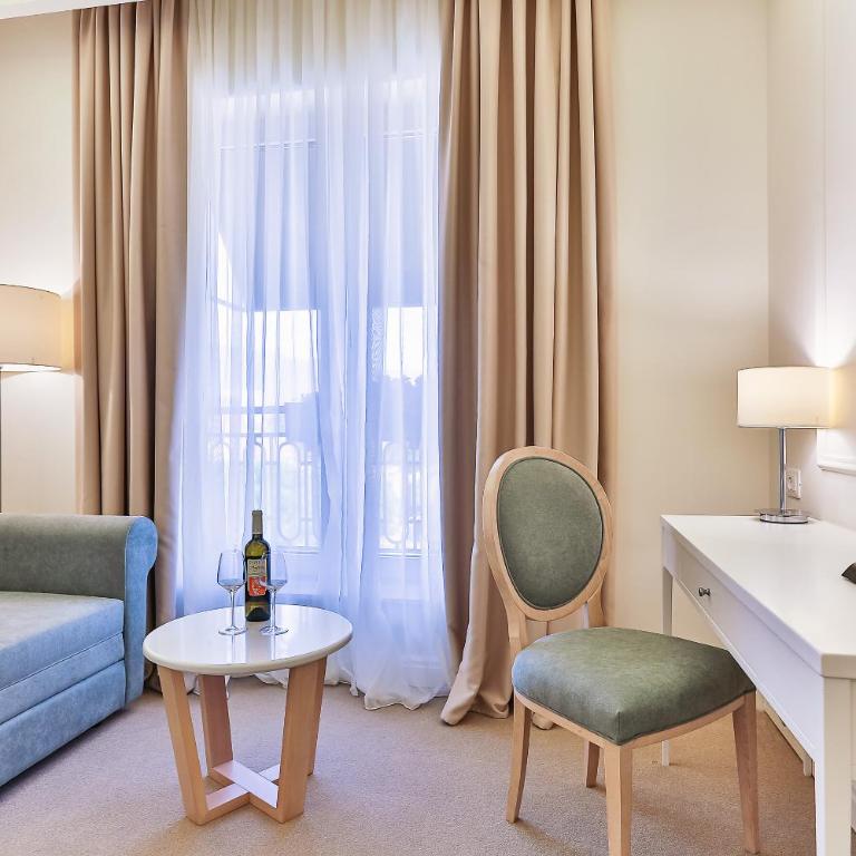 Hotel EDEN - Standardna Dvokrevetna Soba sa Bračnim Krevetom - 6
