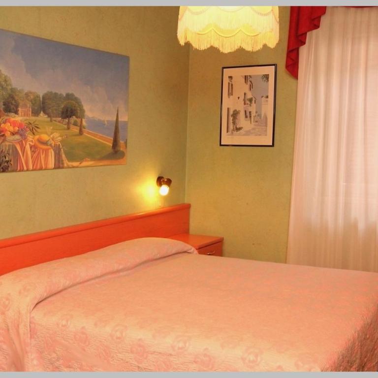 Hotel Benaco - Camera Matrimoniale Economy - 4