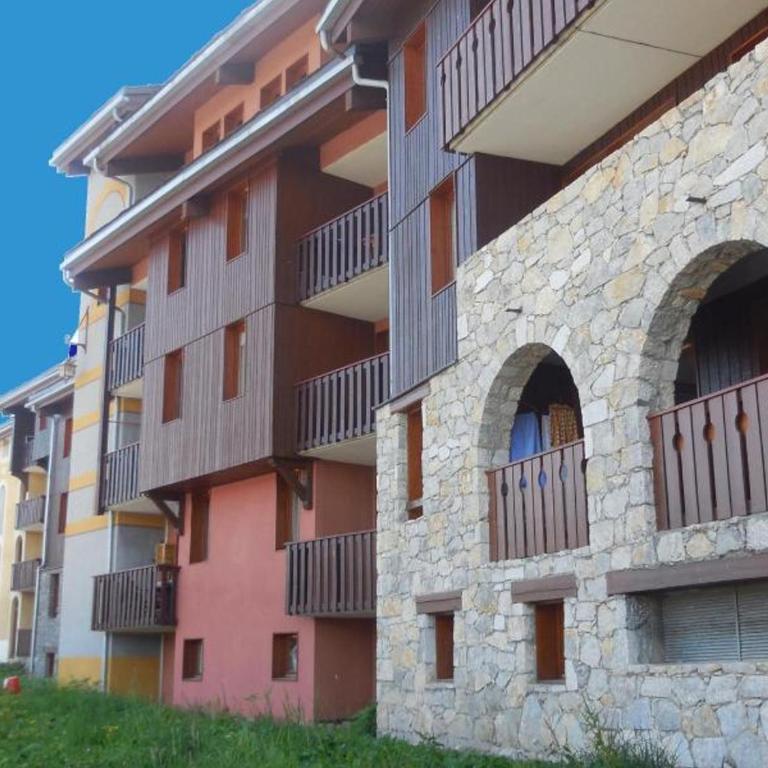 Grand Duplex Confort au Centre, 6 Pers, Garage, Balcon, Proche Commerces et Pistes - Apartamento de 1 dormitorio - 6