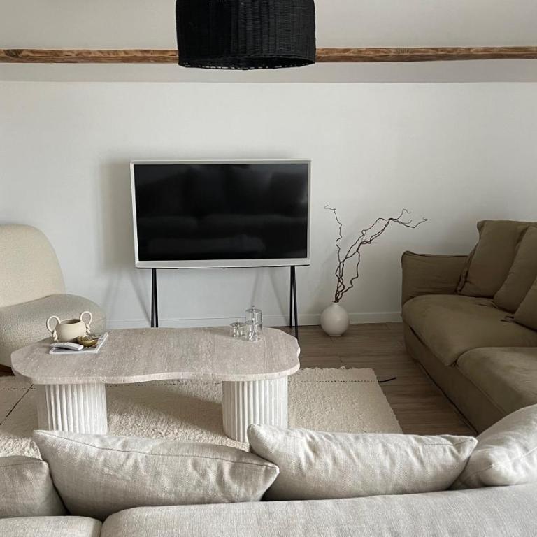 Casa Familia - Two-Bedroom Apartment - 14