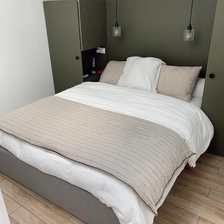 Casa Familia - Two-Bedroom Apartment - 3
