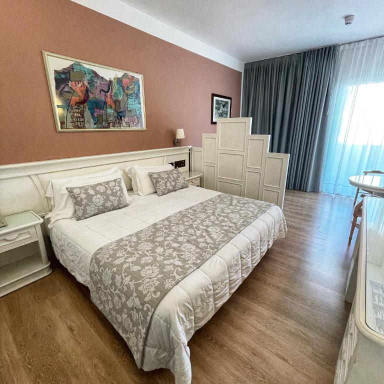 Park Hotel Cellini - Classic Junior Suite with Balcony Side Sea View - 5