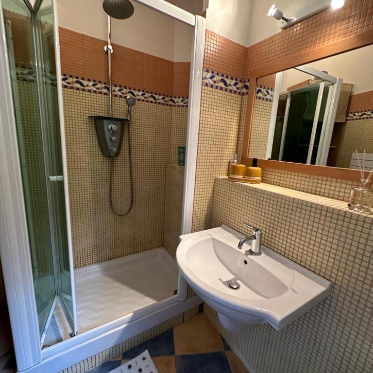 Studio chez Charles et Marie, indépendant de la maison, accès piscine, très calme, - Appartement 1 Chambre - 9