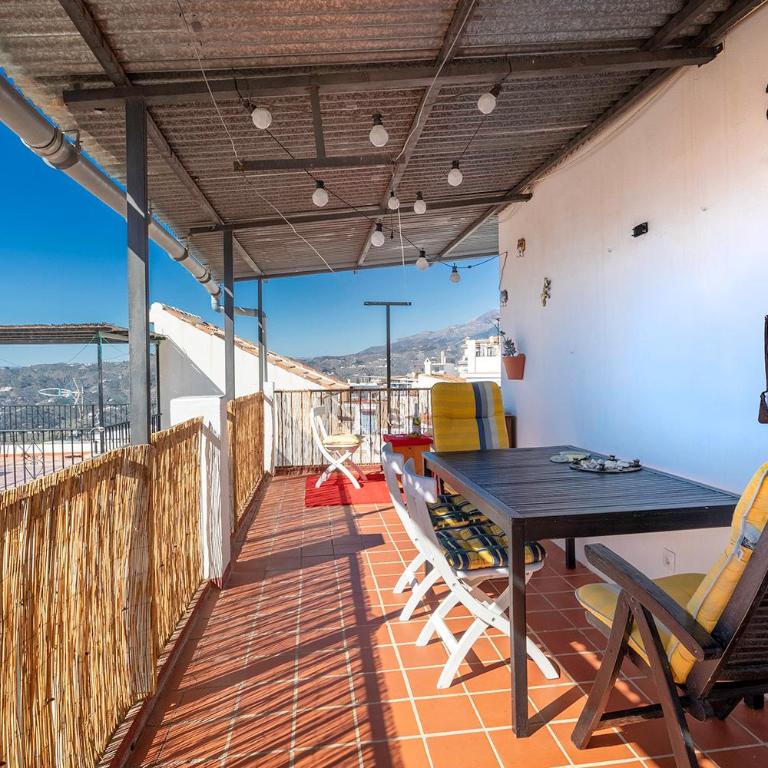 Casa Marlo, Spacious House in the Lively Centre of Cómpeta - Casa de 4 dormitorios - 5