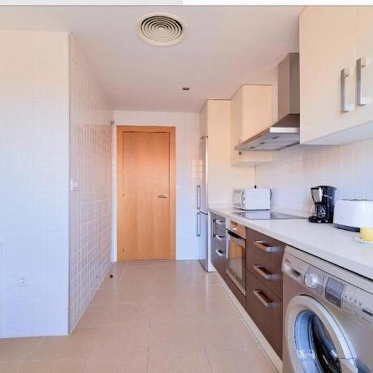 Holidays2Malaga Heroe de Sostoa con piscina junto Estacion AVE y playa - Apartamento con vistas a la piscina - 8