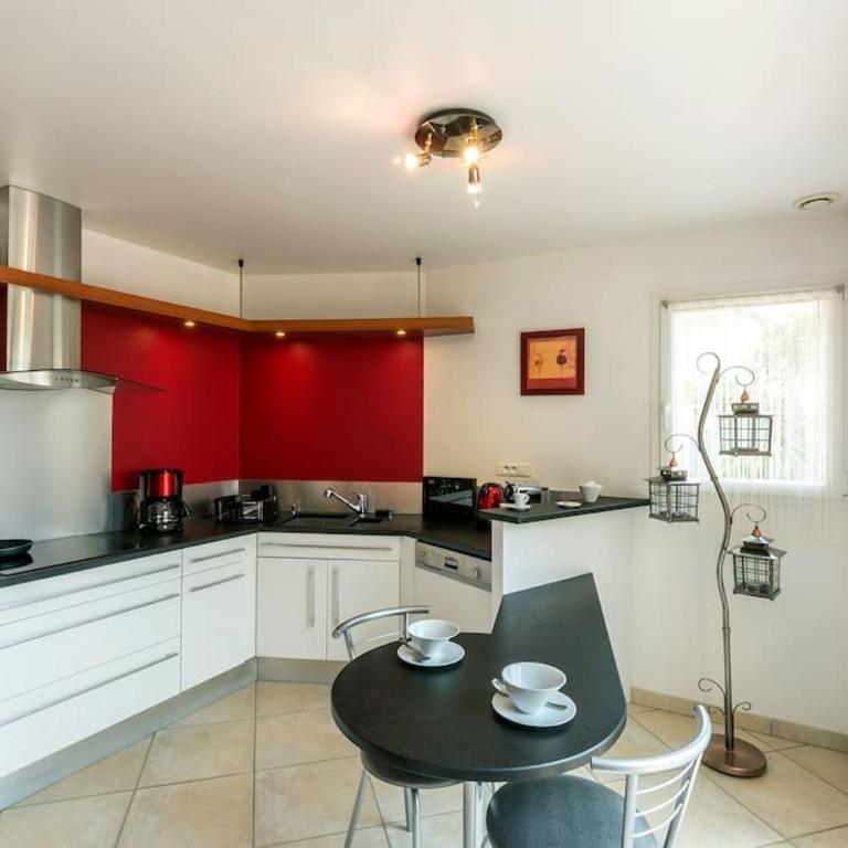 Havre de paix avec piscine pour 6 personnes - Villa 3 Chambres - 17