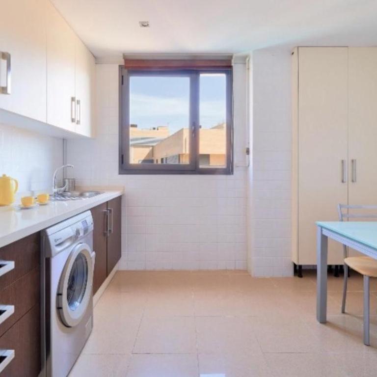 Holidays2Malaga Heroe de Sostoa con piscina junto Estacion AVE y playa - Apartamento con vistas a la piscina - 18