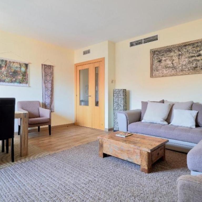 Holidays2Malaga Heroe de Sostoa con piscina junto Estacion AVE y playa - Apartamento con vistas a la piscina - 2