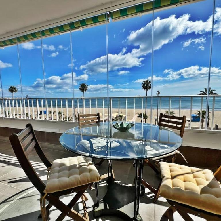 Primera línea de playa frontal con vistas al mar - Apartamento de 2 dormitorios - 1