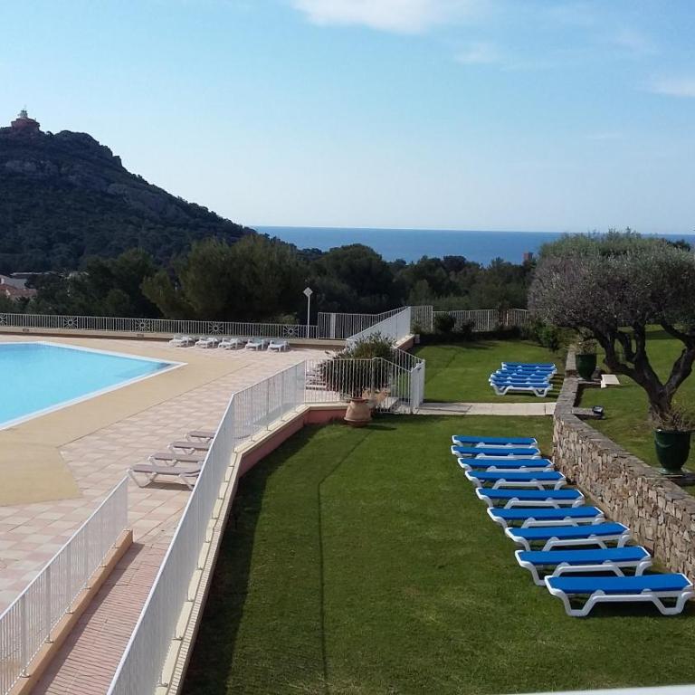 Cap Esterel appart 6 pers vue mer classé 3 etoiles - Apartment mit 2 Schlafzimmern - 17