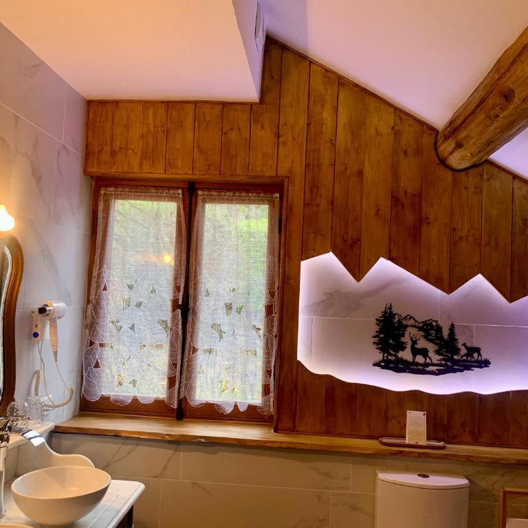 Chalet Le Tilleul - Doppelzimmer mit Whirlpool-Badewanne - 8