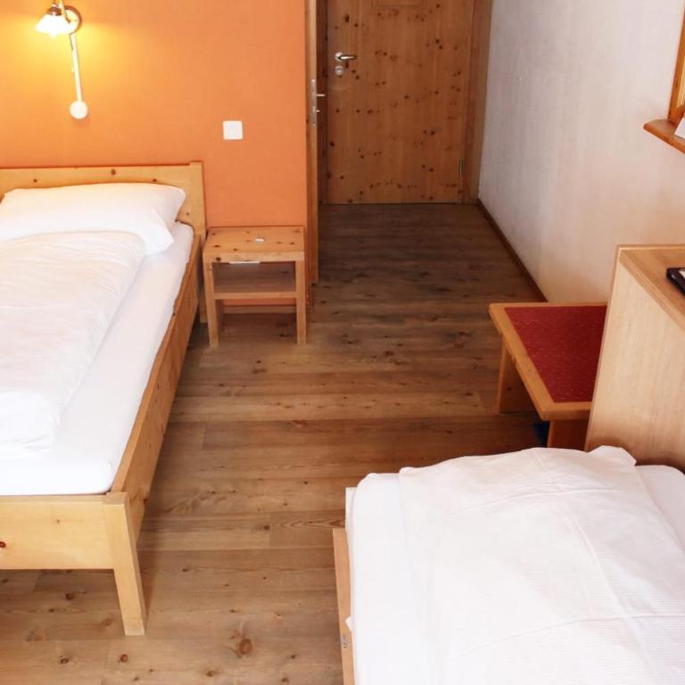 Gasthaus & Hotel Berninahaus - Zweibettzimmer mit eigenem Bad - 1