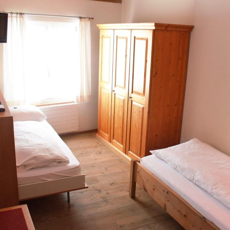 Gasthaus & Hotel Berninahaus - Zweibettzimmer mit eigenem Bad - 3