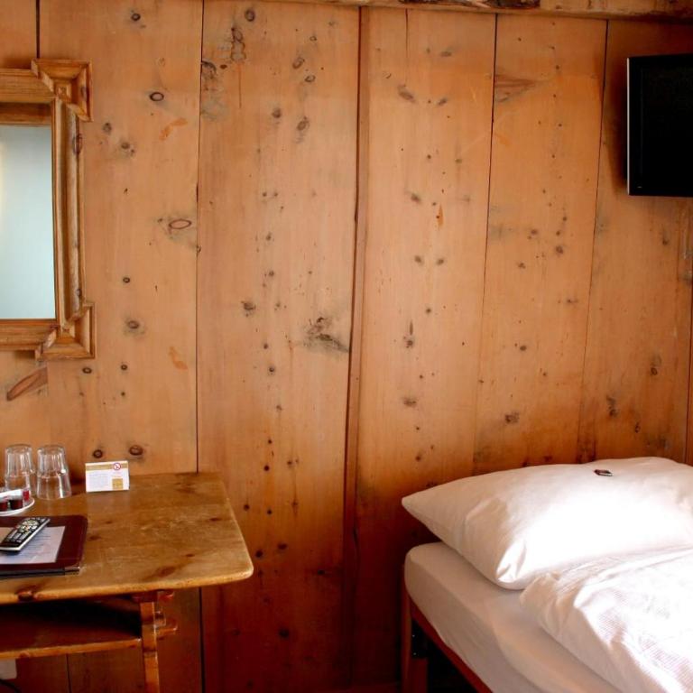 Gasthaus & Hotel Berninahaus - Zweibettzimmer mit eigenem Bad - 2