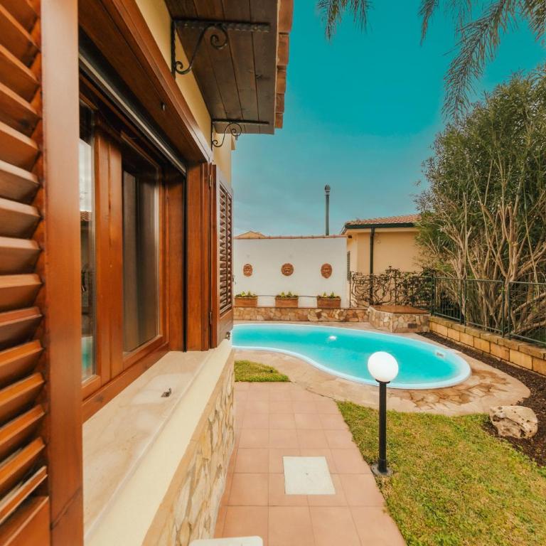 Villa Seaside - Three-Bedroom Villa - 8