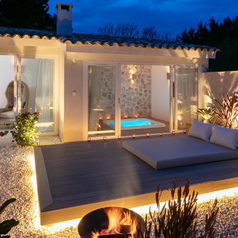 La Bastide de Damien, 5 clefs Demeure d'Exception et Table Remarquable dans le guide Teritoria, JACUZZI Privatif, Cuisine étoilée Dominique Frérard - Suite avec Jacuzzi - 8