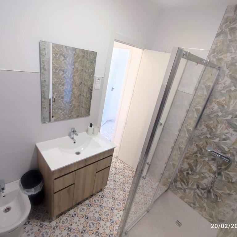 Central Rooms - Valencia City Centre Boho-Cozy Downtown - VLC Urban Rental - Double Room with Private Bathroom - 7