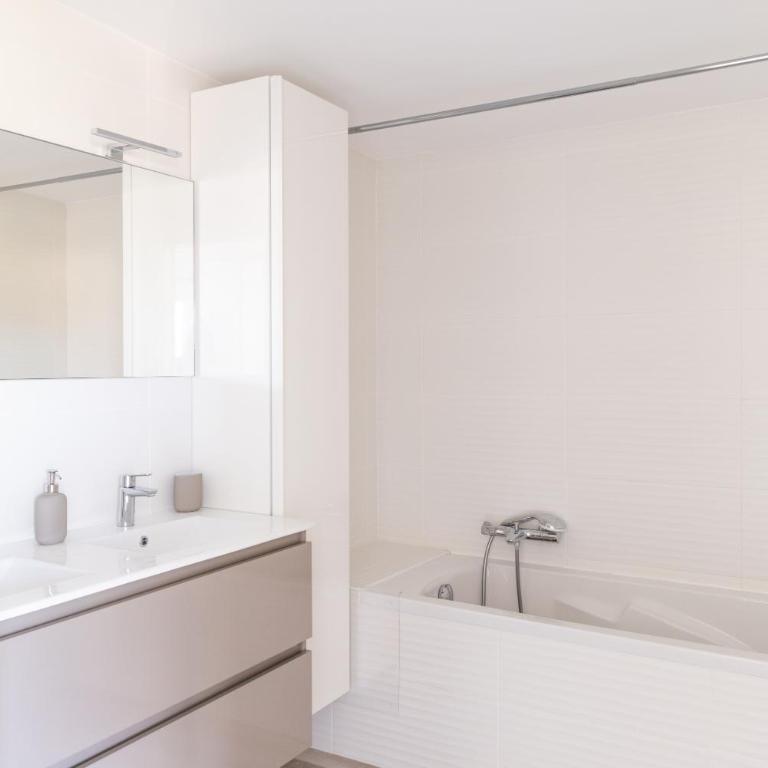 SPLENDIDE APPARTEMENT NICE BLUE PEARL TOUT CONFORT VUE MER PANORAMIQUE - Appartement 2 Chambres - 11