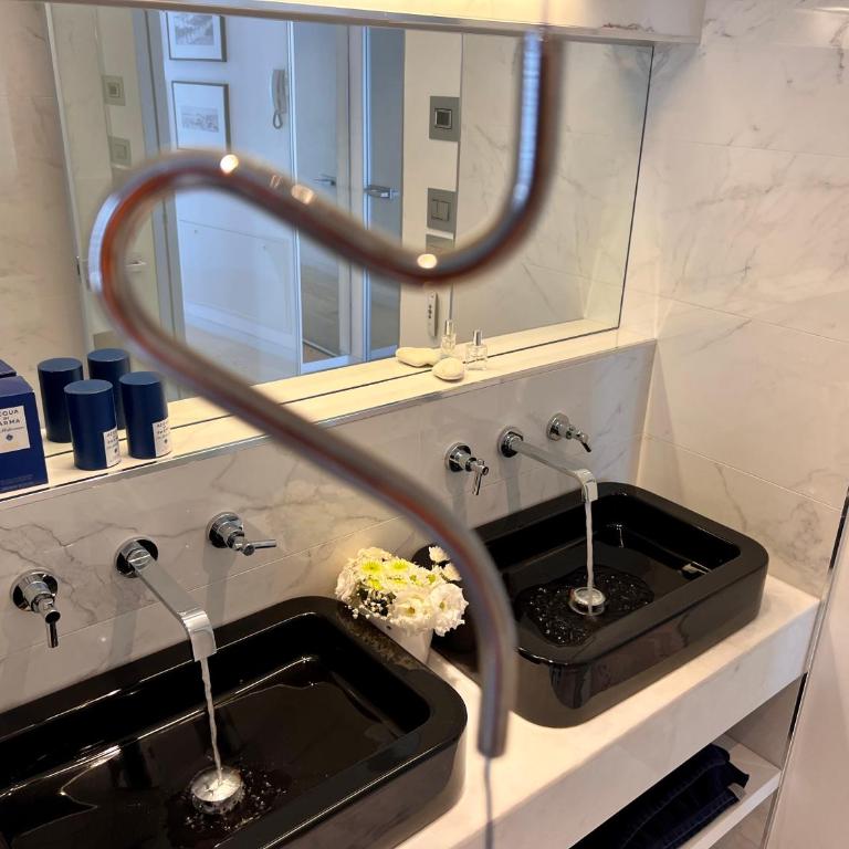 V Penthouse - Appartamento con 3 Camere da Letto - 70
