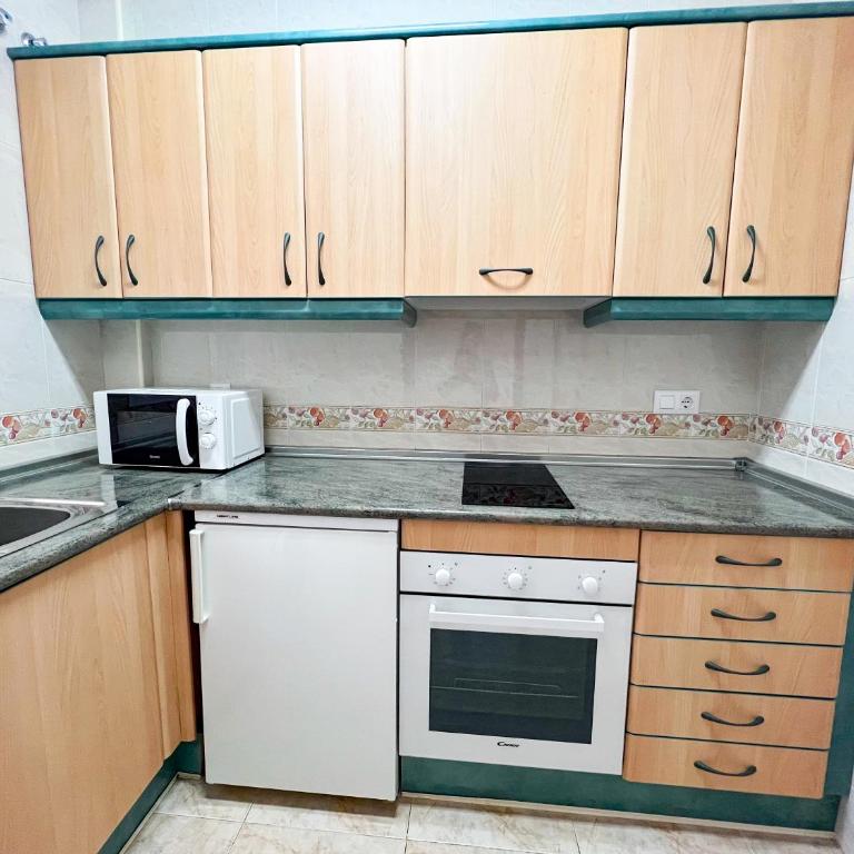 Family apartment in Playa de Carvajal, Benalmádena - Apartamento de 2 dormitorios - 4