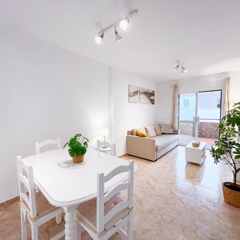 Family apartment in Playa de Carvajal, Benalmádena - Apartamento de 2 dormitorios - 9