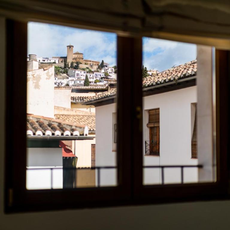 Apartamento en el corazón de Granada junto a Catedral y Arco Elvira - Three-Bedroom Apartment - 17