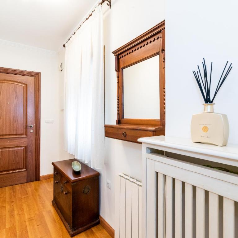 Apartamento en el corazón de Granada junto a Catedral y Arco Elvira - Three-Bedroom Apartment - 15