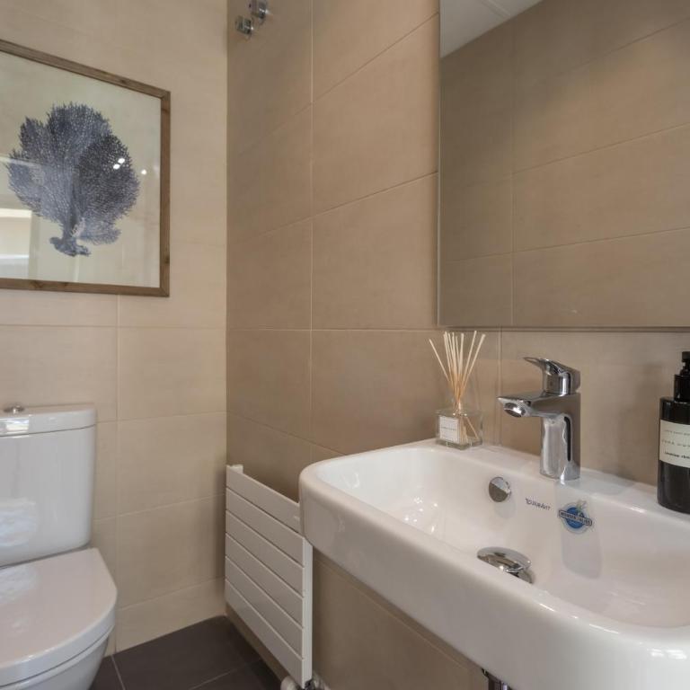 ChezmoiHomes Plaza Nueva - Two-Bedroom Apartment - 10