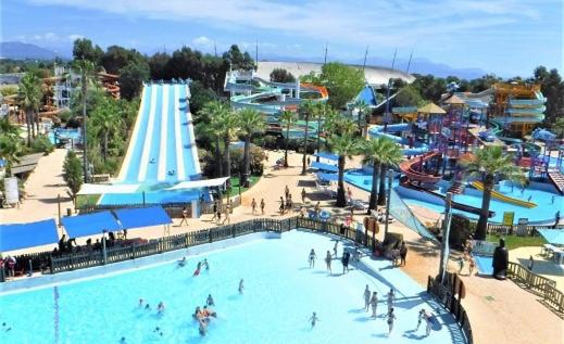 Beach House Cannes - Plages du Midi- 3 Ch - 3 Sdd - 2 wc - Fibre - Pkgs - Maison de Ville 3 Chambres - 75
