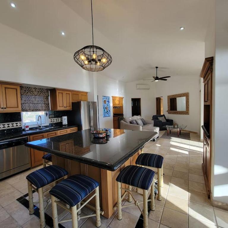 Oceanfront Penthouse, 2 Masters, 2 Baths, kitchen! - Apartamento de 2 dormitorios - 12