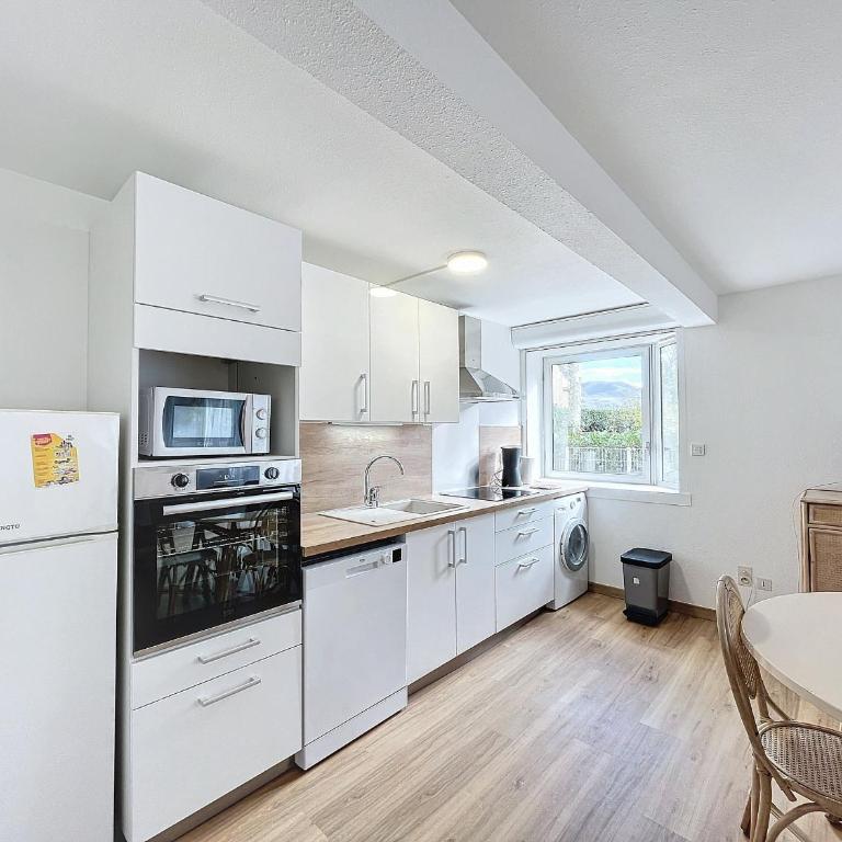 F2 avec terrasse, proche Thermes, animaux acceptés, wifi, parking - FR-1-451-25 - Apartamento de 1 dormitorio - 5